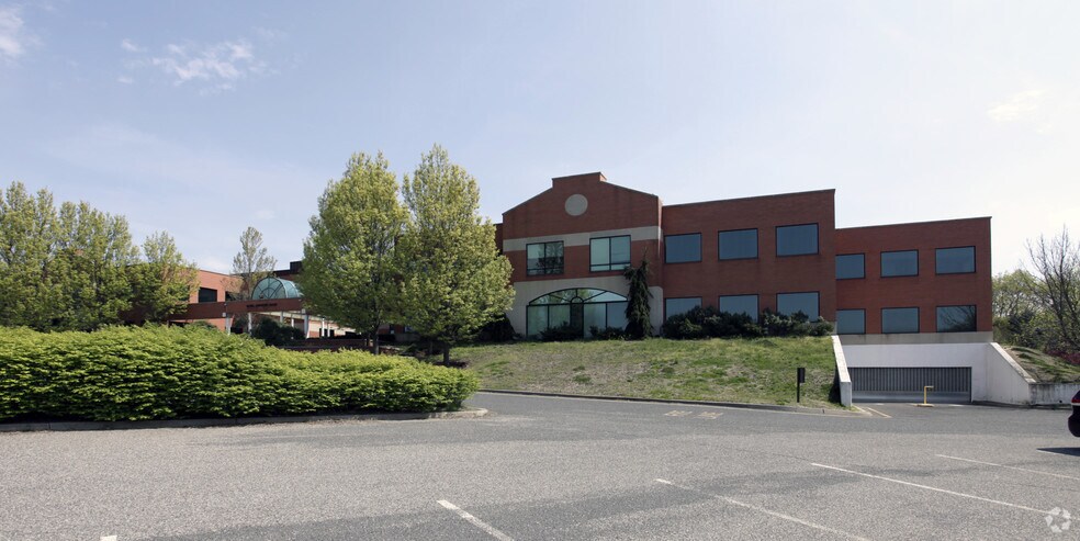 More Photos Of 4547-4599 Us Highway 9, Howell Office For Lease
