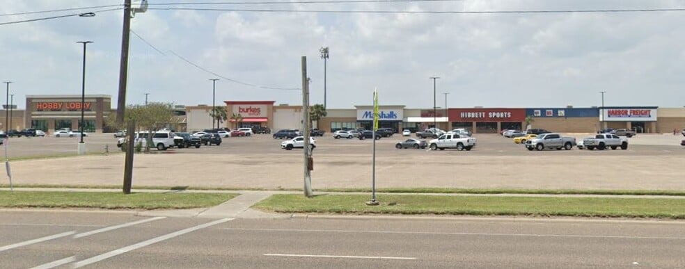 More Photos Of 2451 S Brahma Blvd, Kingsville Freestanding For Lease