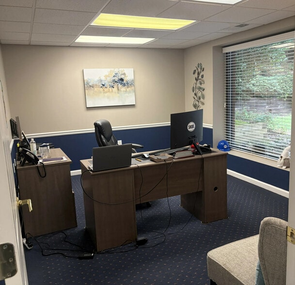 More Photos Of 3640 Hewatt Ct, Snellville Light Distribution For Sale