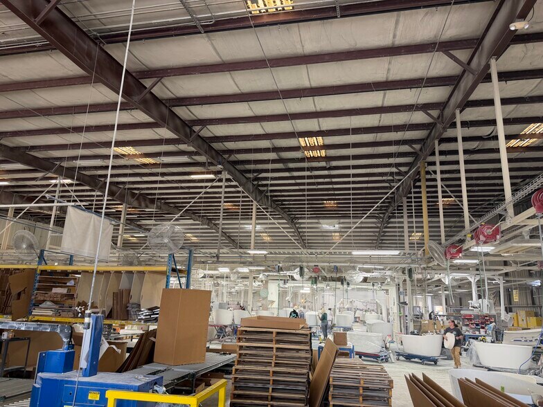 More Photos Of 512 Highland Dr, Valdosta Warehouse For Sale