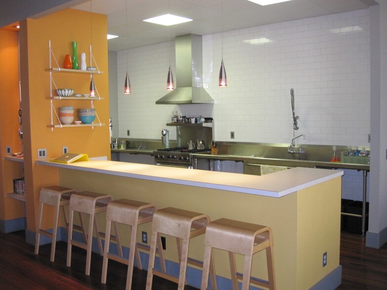 More Photos Of 305 S Washington Ave, Titusville Storefront Retail Residential For Sale
