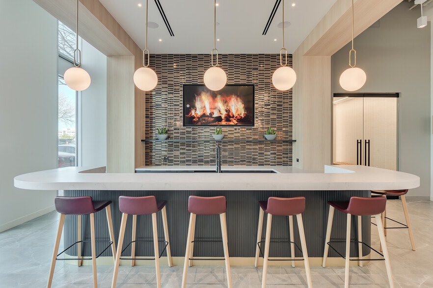 More Photos Of 6900 N Dallas Pky, Plano Office For Lease