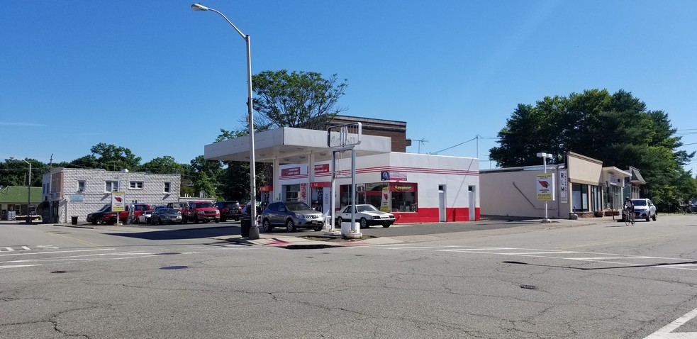 More Photos Of 11 Lakeside Ave, Pompton Lakes Service Station For Lease