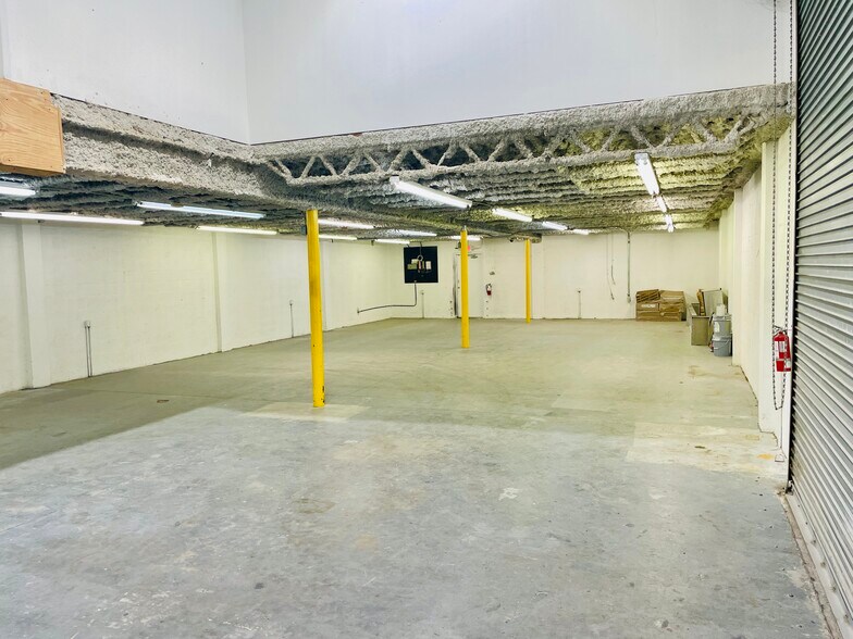 More Photos Of 1120-1140 NW 54th St, Fort Lauderdale Warehouse For Lease