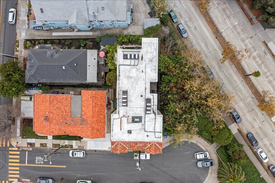 More Photos Of 3719 Emerson St, Oakland Apartments For Sale