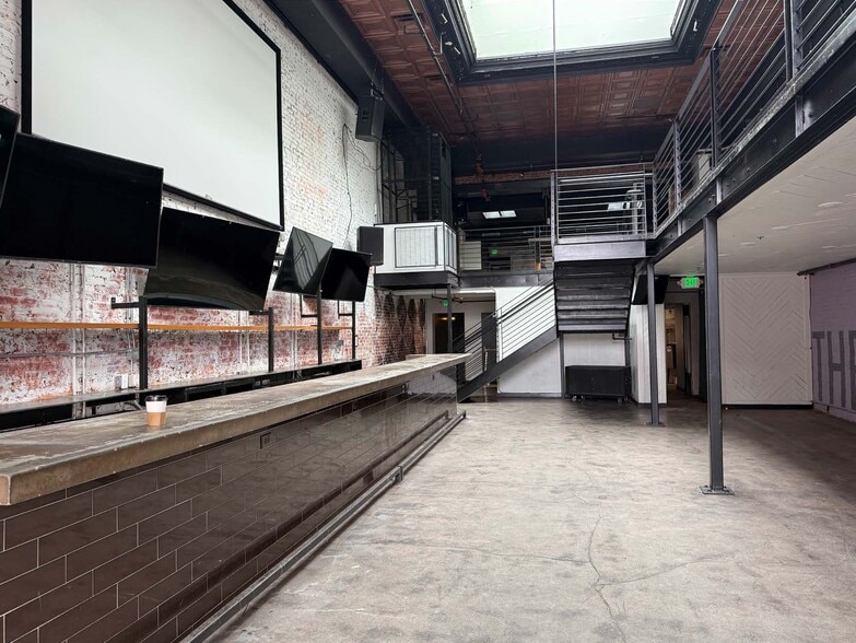 More Photos Of 1108-1110 S Charles St, Baltimore Bar For Sale
