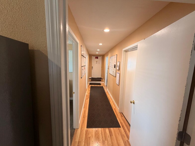 More Photos Of 3180-3190 NE 3rd Ave, Camas Office For Lease