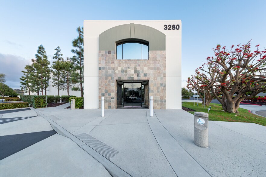 More Photos Of 3280 Corporate View, Vista Manufacturing For Sale