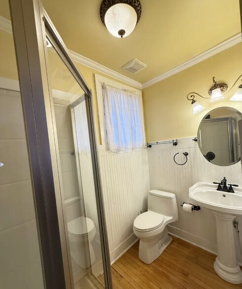 More Photos Of 1004 Park Ave, Galena Specialty For Sale