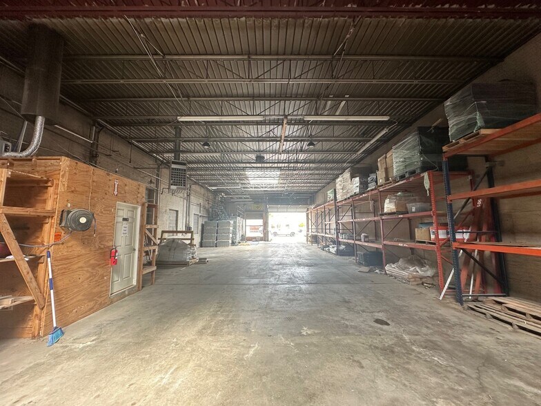 More Photos Of 116 NW 8th St, Oklahoma City Warehouse For Lease