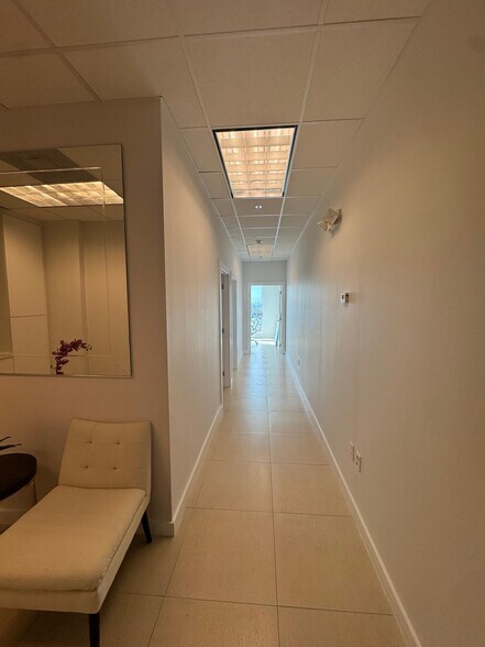 More Photos Of 175 SW 7th St, Miami Medical For Lease