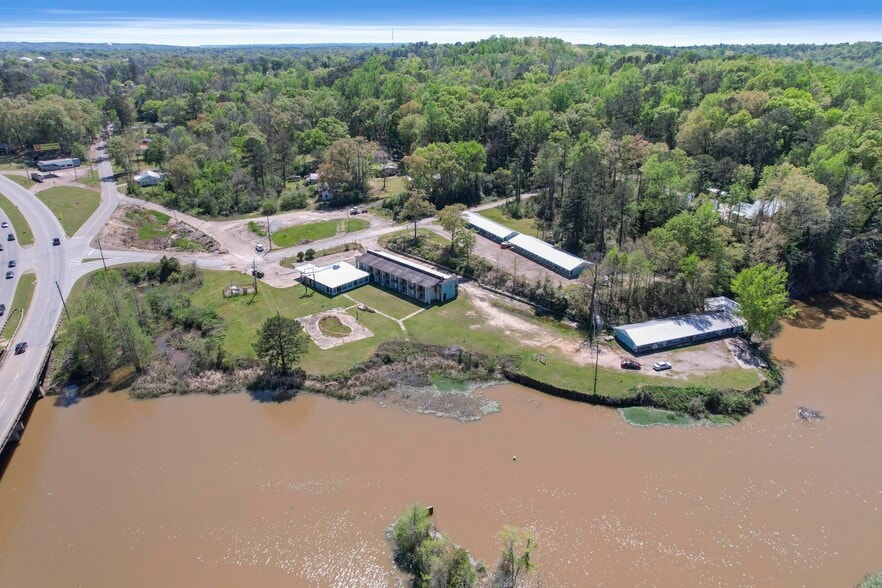 More Photos Of 1010 N Eufaula Ave, Eufaula Hotel For Sale