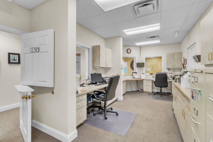 More Photos Of 2035 Valleygate Dr, Fayetteville Medical For Sale