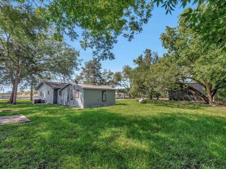 More Photos Of 8166 S US Highway 59, Diboll Religious Facility For Sale