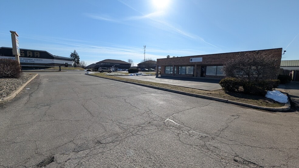 More Photos Of 220 W Edison Rd, Mishawaka Office For Lease