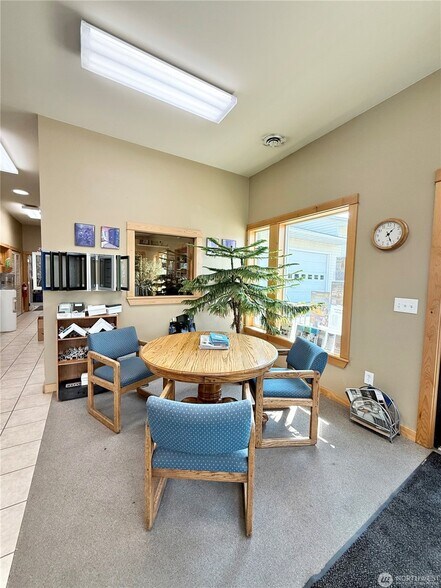 More Photos Of 509 Okoma Dr, Omak Office For Sale