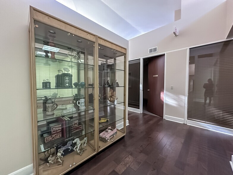 More Photos Of 1102 S Florida Ave, Lakeland Office For Lease