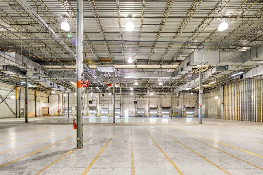 More Photos Of 3036 Gillespie St, Fayetteville Manufacturing For Lease