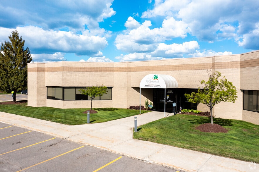 More Photos Of 31572 Industrial Rd, Livonia Unknown For Lease