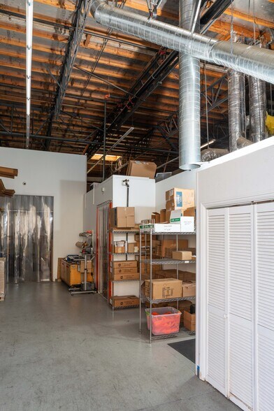 More Photos Of 15840 W Monte St, Sylmar Warehouse For Sale
