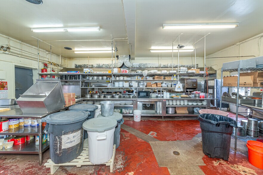 More Photos Of 768 Stuyvesant Ave, Lyndhurst General Retail For Sale