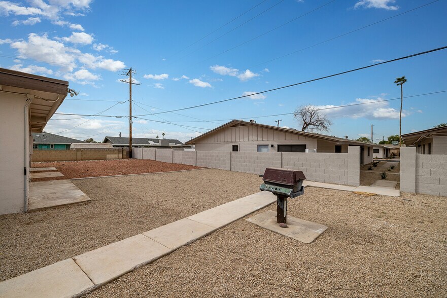More Photos Of 2002-2010 N 50th St, Phoenix Apartments For Sale