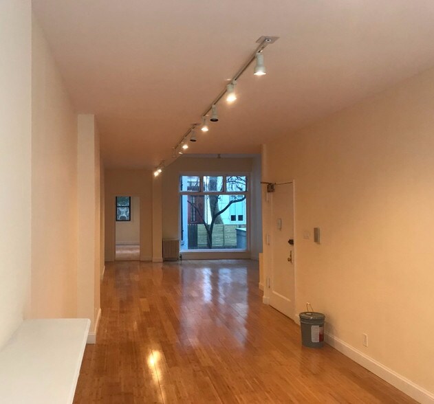 More Photos Of 245 E 60th St, New York Storefront Retail Residential For Lease