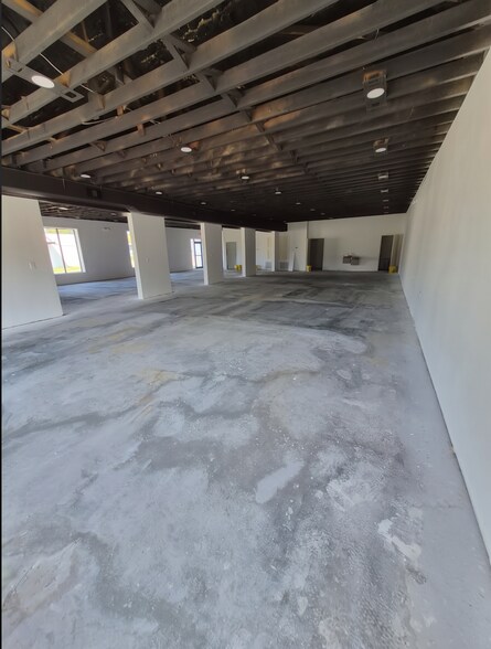 More Photos Of 6780 Caroline St, Milton General Retail For Lease