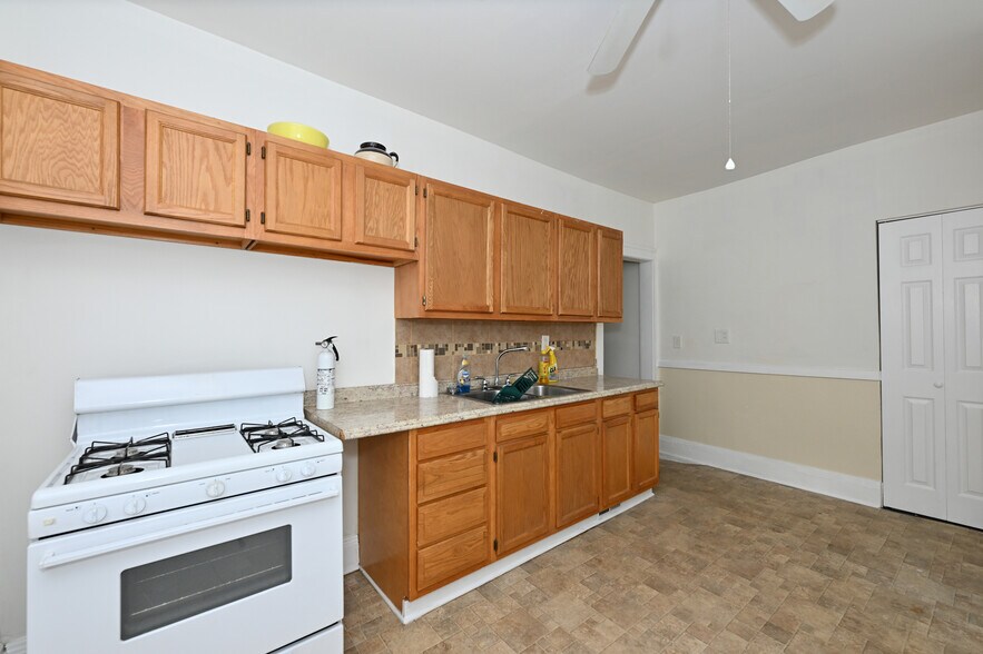 More Photos Of 3908 Denison Ave, Cleveland General Retail For Sale