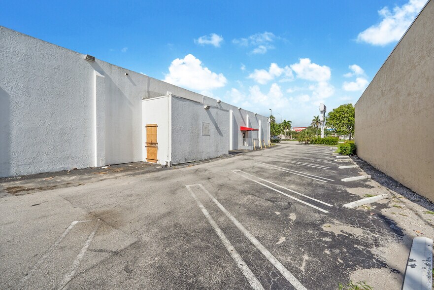 More Photos Of 2200 N Federal Hwy, Pompano Beach Bowling Alley For Sale