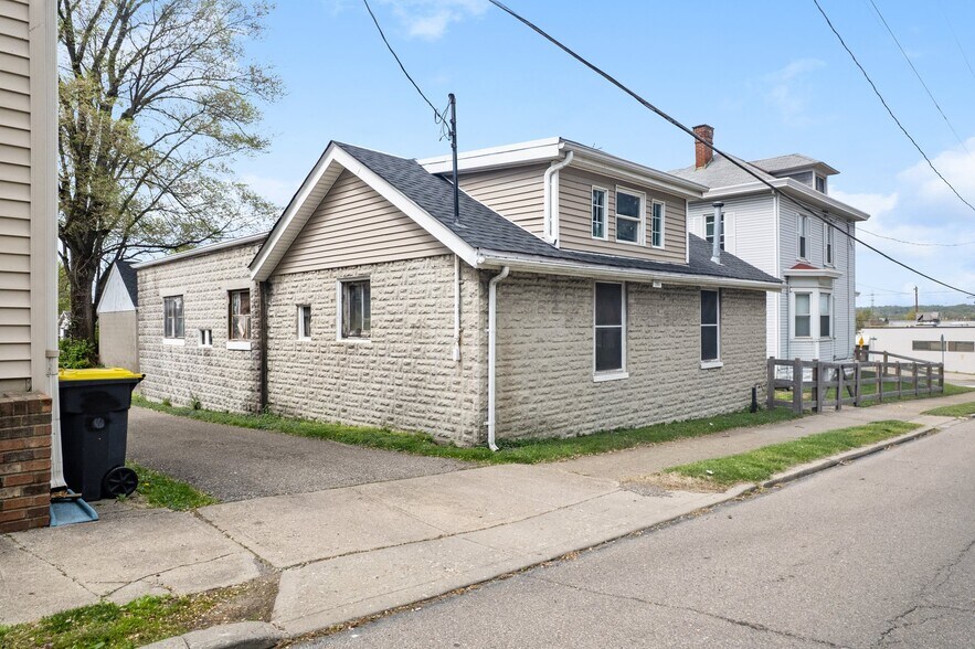 More Photos Of 203 Benson St, Reading Flex For Sale