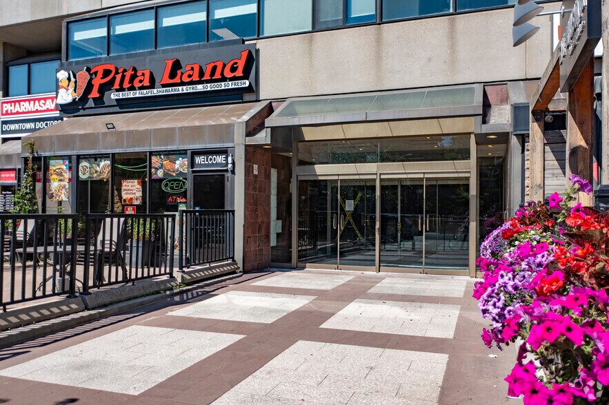 More Photos Of 720 Spadina Ave, Toronto Office For Lease