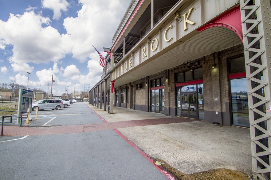 More Photos Of 1400 W Markham, Little Rock Office For Lease