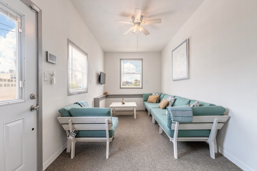 More Photos Of 133 Bridgeport Rd, Daytona Beach Shores Office For Sale