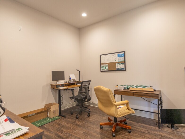 More Photos Of 404 Enterprise Dr, Oxford Medical For Sale