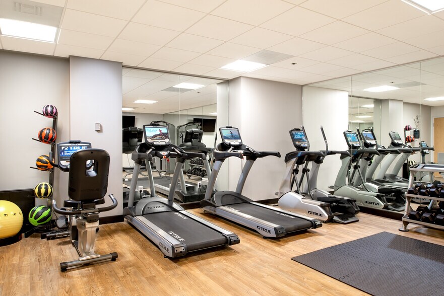 More Photos Of 2300 Maitland Center Pky, Maitland Office For Lease