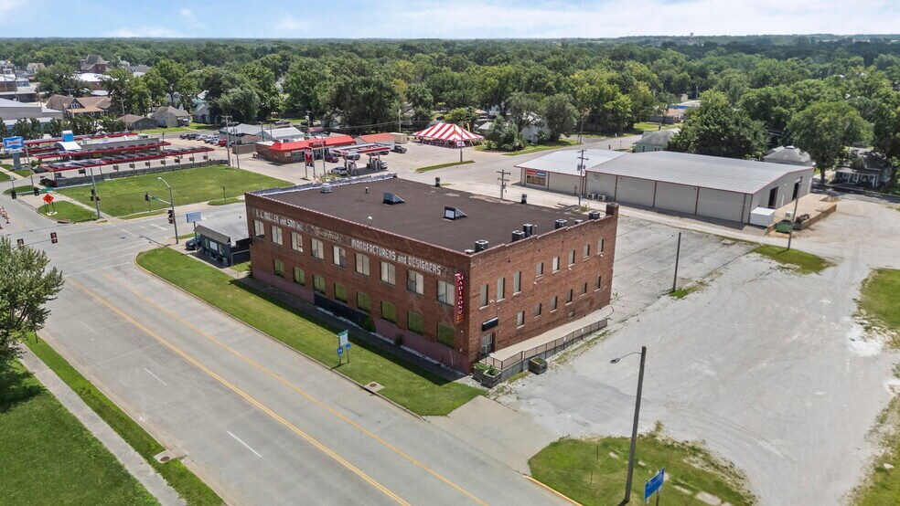 More Photos Of 415 W Madison Ave, Iola Restaurant For Sale