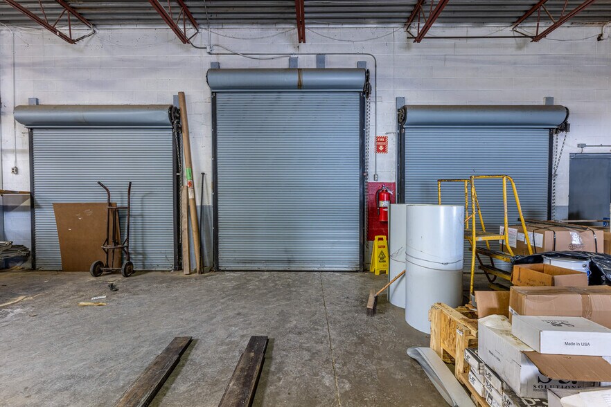 More Photos Of 3946 Indian Ripple Rd, Dayton Warehouse For Lease