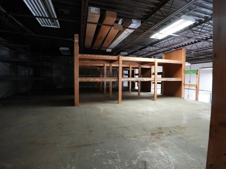 More Photos Of 103 1st St W, Williston Flex For Sale