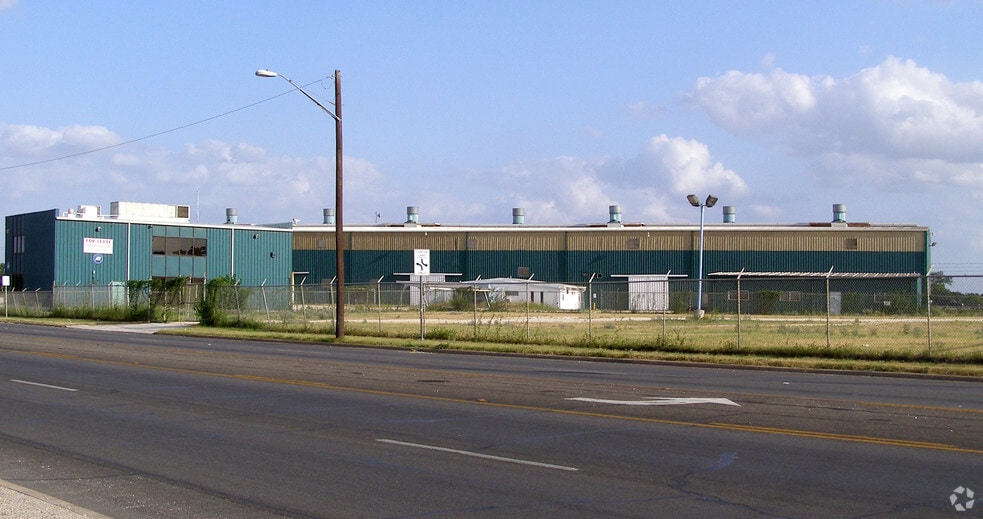 More Photos Of 530 Steves Ave, San Antonio Distribution For Lease