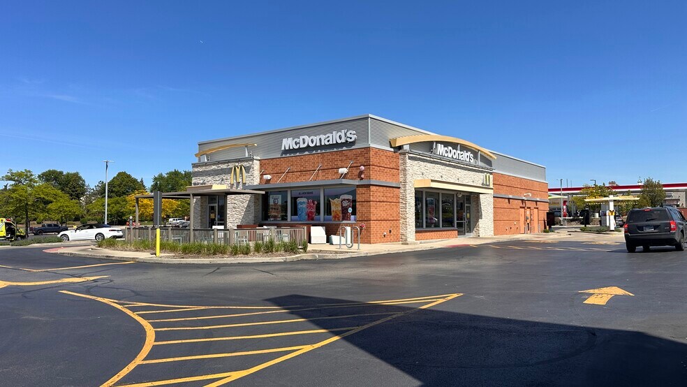 More Photos Of 2300-2350 W Higgins Rd, Hoffman Estates Unknown For Lease