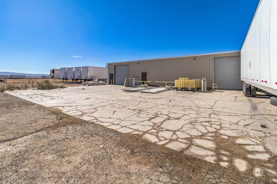 More Photos Of 17265 Darwin Ave, Hesperia Service For Lease