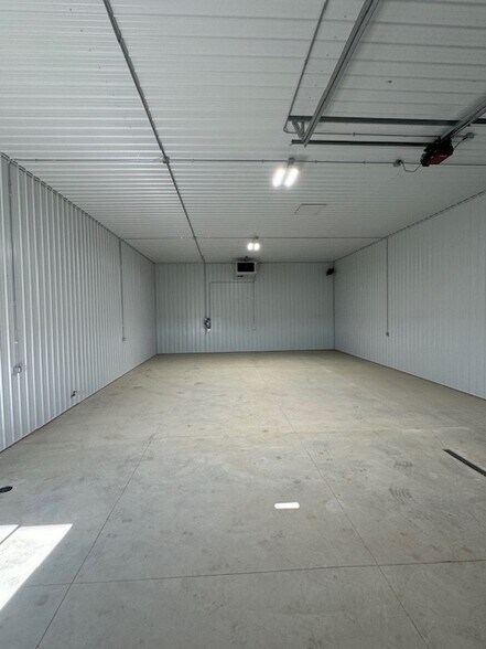 More Photos Of 700 Armstrong Dr, Fairmont Service For Sale