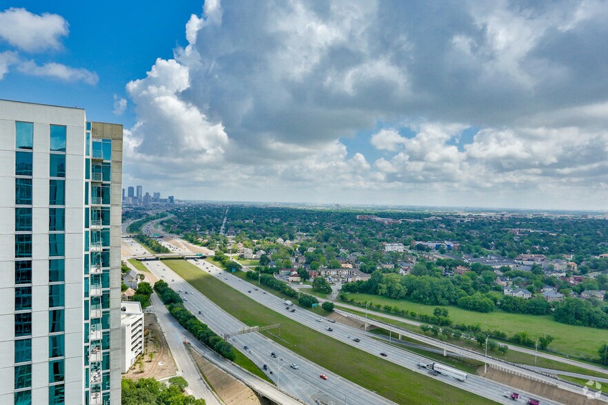 More Photos Of 5927 Almeda Rd, Houston Apartments For Lease