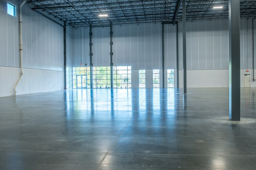 More Photos Of 120 Velocity Way, Shepherdsville Distribution For Lease