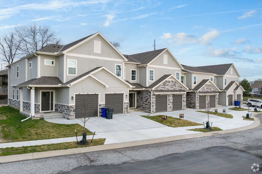 Primary Photo Of 1094 N Findley St, Olathe Apartments For Sale