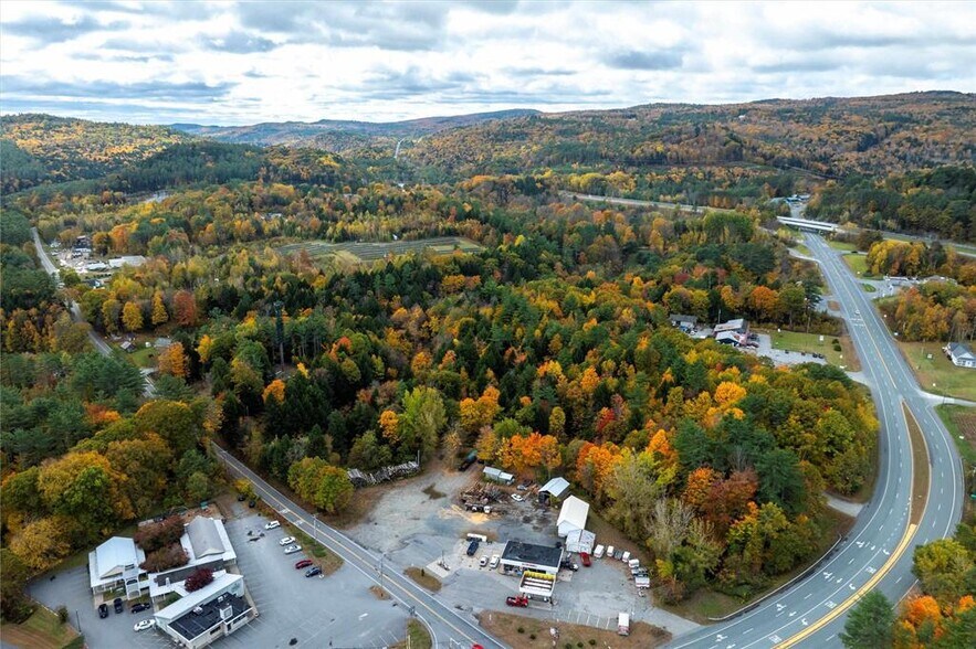 More Photos Of 5122 US-5, Weathersfield Service Station For Sale