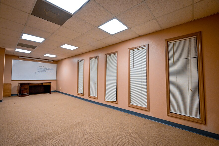 More Photos Of 3603 Fredericksburg Rd, San Antonio Storefront For Sale
