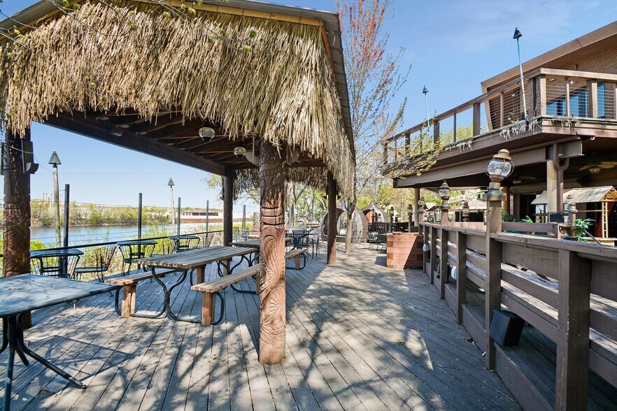 More Photos Of 1900 & 1924 Marshall St NE, Minneapolis Restaurant For Lease