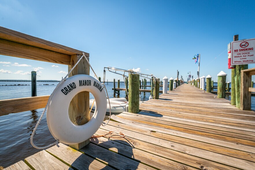 More Photos Of 738 E Main St, Belhaven Hotel For Sale